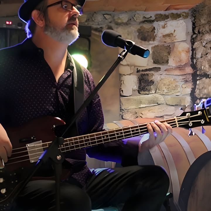 Featured image for “Free Live Entertainment: Darren Rolling Keys Duo at Ourimbah RSL”